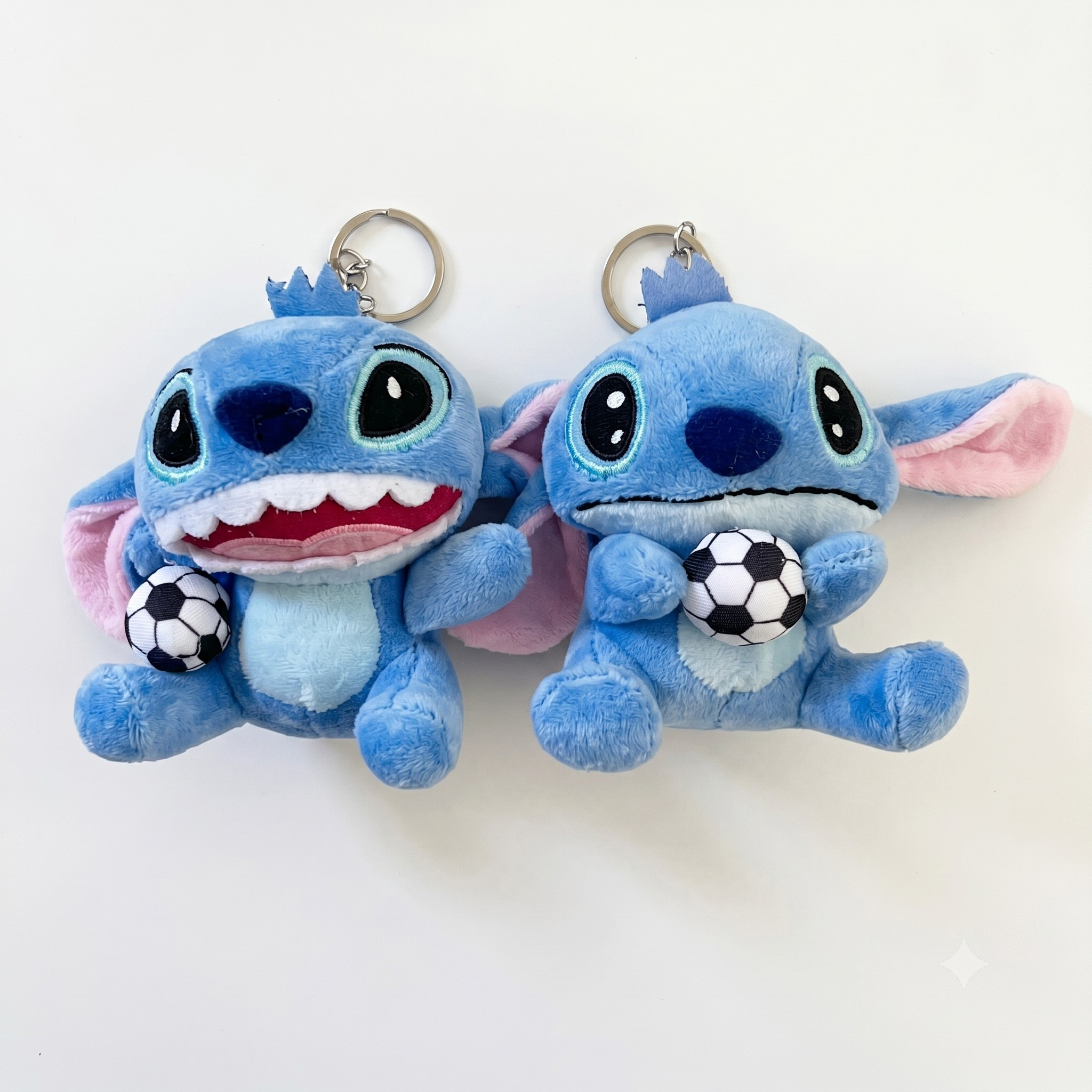 Breloc de Pluș Stitch cu Minge de Fotbal