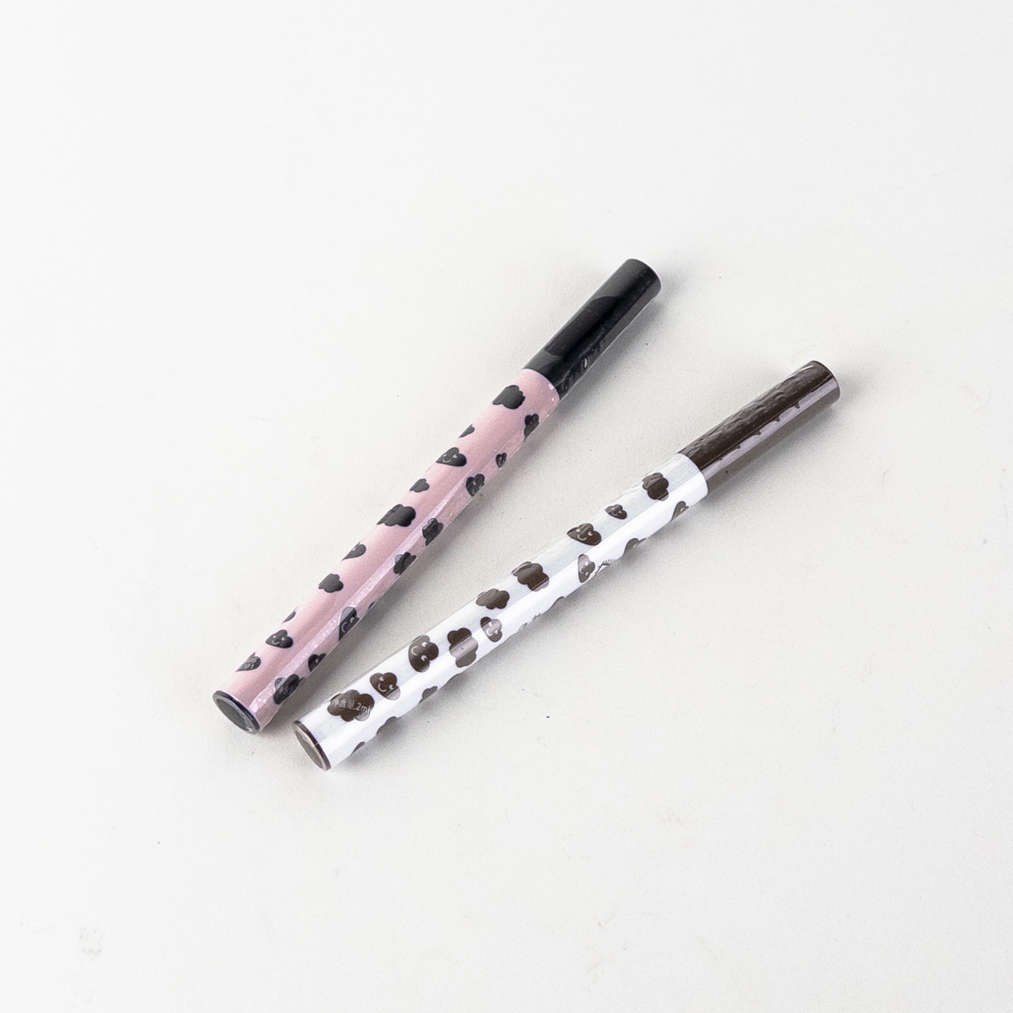 Eyeliner lichid negru/maro